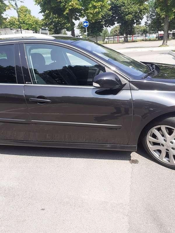 Usata Renault Laguna III 150 CV (110 kW) 2010 Nero Station wagon