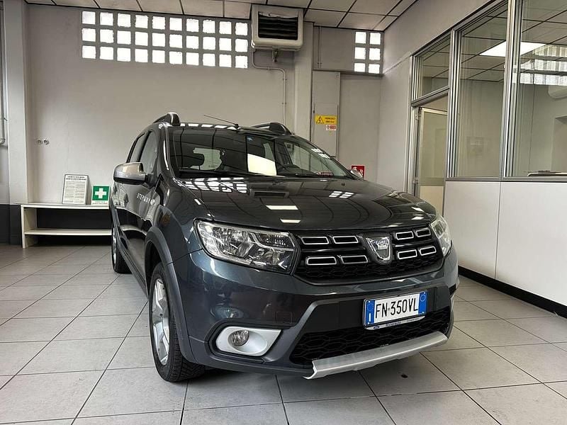 Usata Dacia Sandero Stepway 90 CV (66 kW) 2018 Nero Berlina