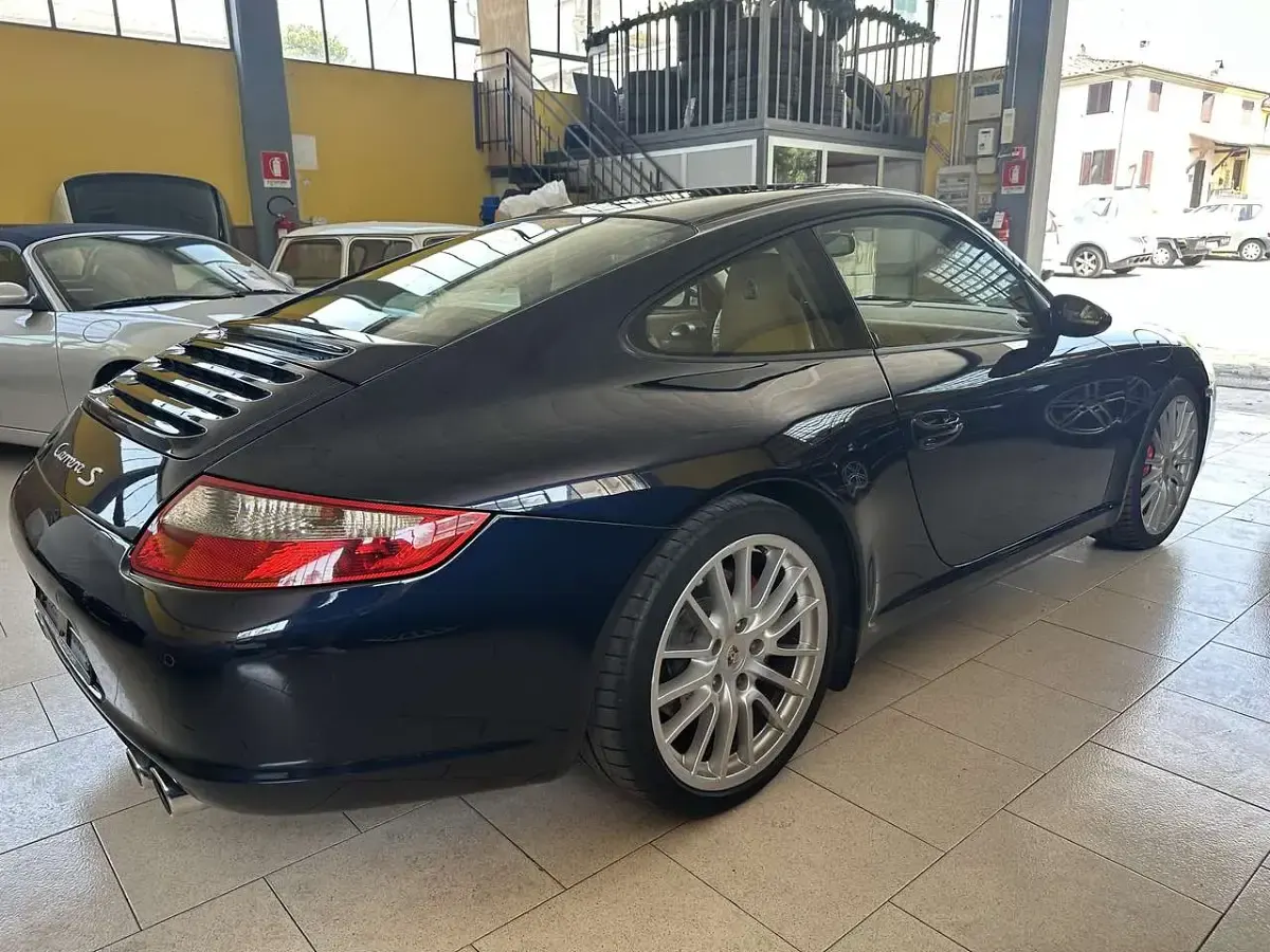 Usata Porsche 997 355 CV (261 kW) 2005 Midnight blue metallic Coupé