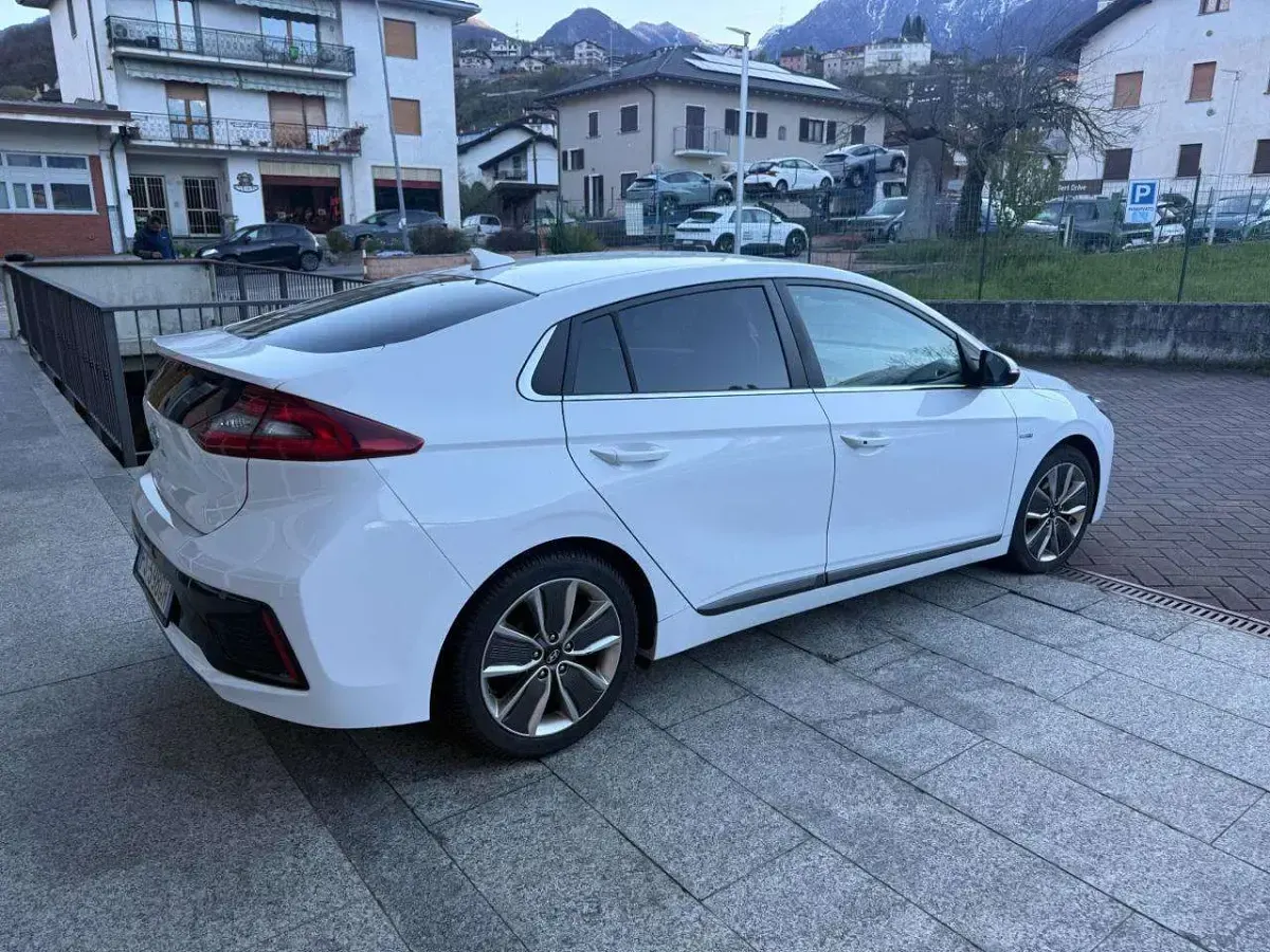 Usata Hyundai Ioniq Style 105 CV (77 kW) 2018 Bianco Utilitaria