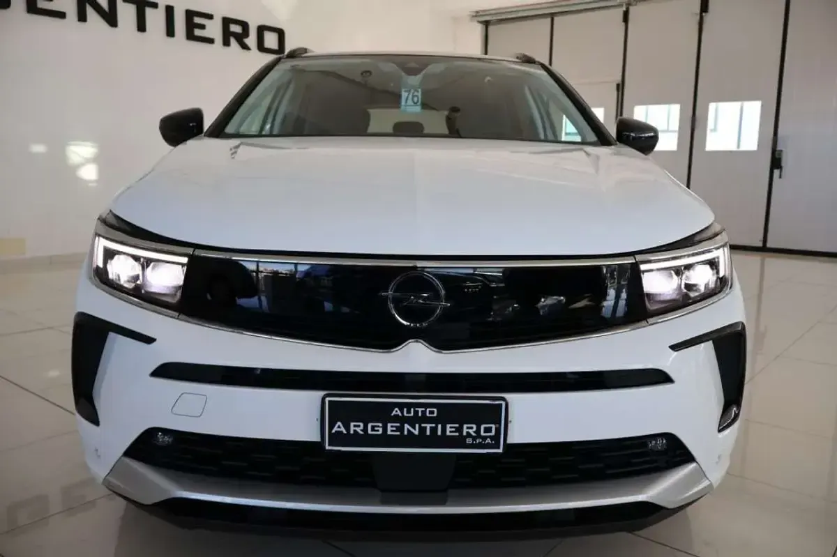 Usata Opel Grandland X Ultimate 131 CV (96 kW) 2024 Bianco SUV