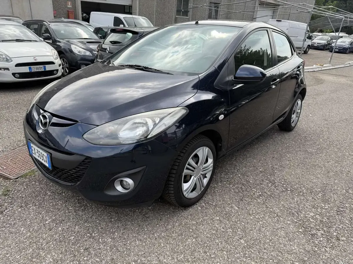 Usata Mazda 2 75 CV (55 kW) 2014 Blu/azzurro Berlina