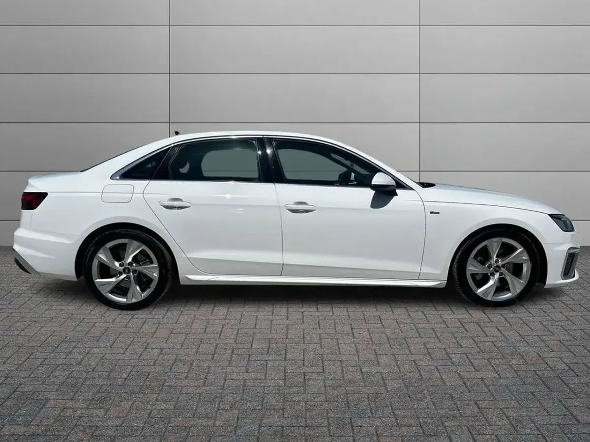 Usata Audi A4 S-Line 150 CV (110 kW) 2022 Bianco Berlina