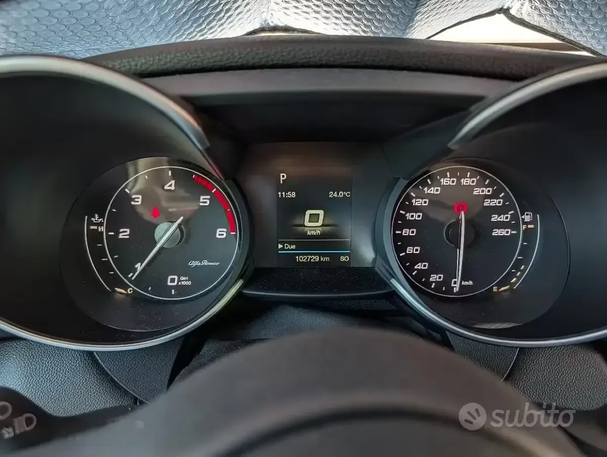 Usata Alfa Romeo Giulia 180 CV (132 kW) 2017 Nero Berlina