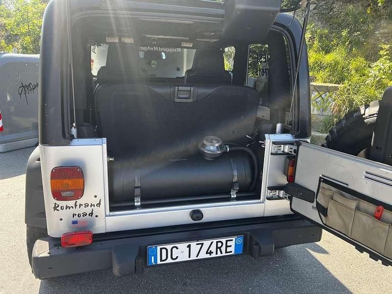 Usata 2006 Jeep Wrangler Sport SUV | 15.000 € (Buon prezzo) - Immagine 1/4