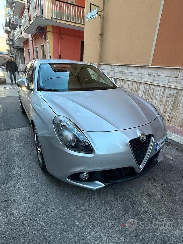 Usata Alfa Romeo Giulietta 120 CV (88 kW) 2017 Grigio Utilitaria