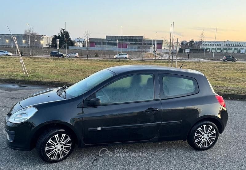 Usata Renault Clio II 75 CV (55 kW) 2008 Nero Berlina