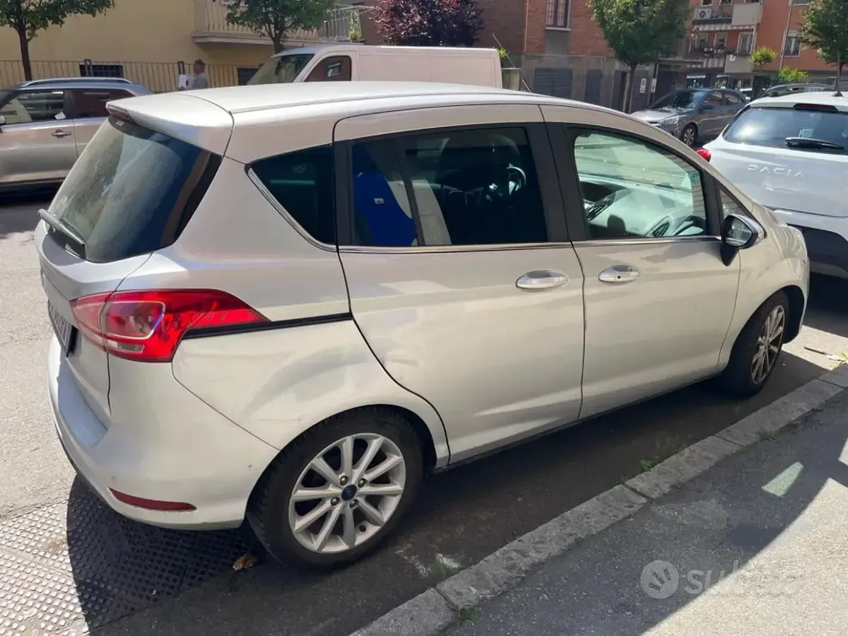 Begagnad Ford B-MAX 90 HK (66 kW) 2017 Grå Minibuss