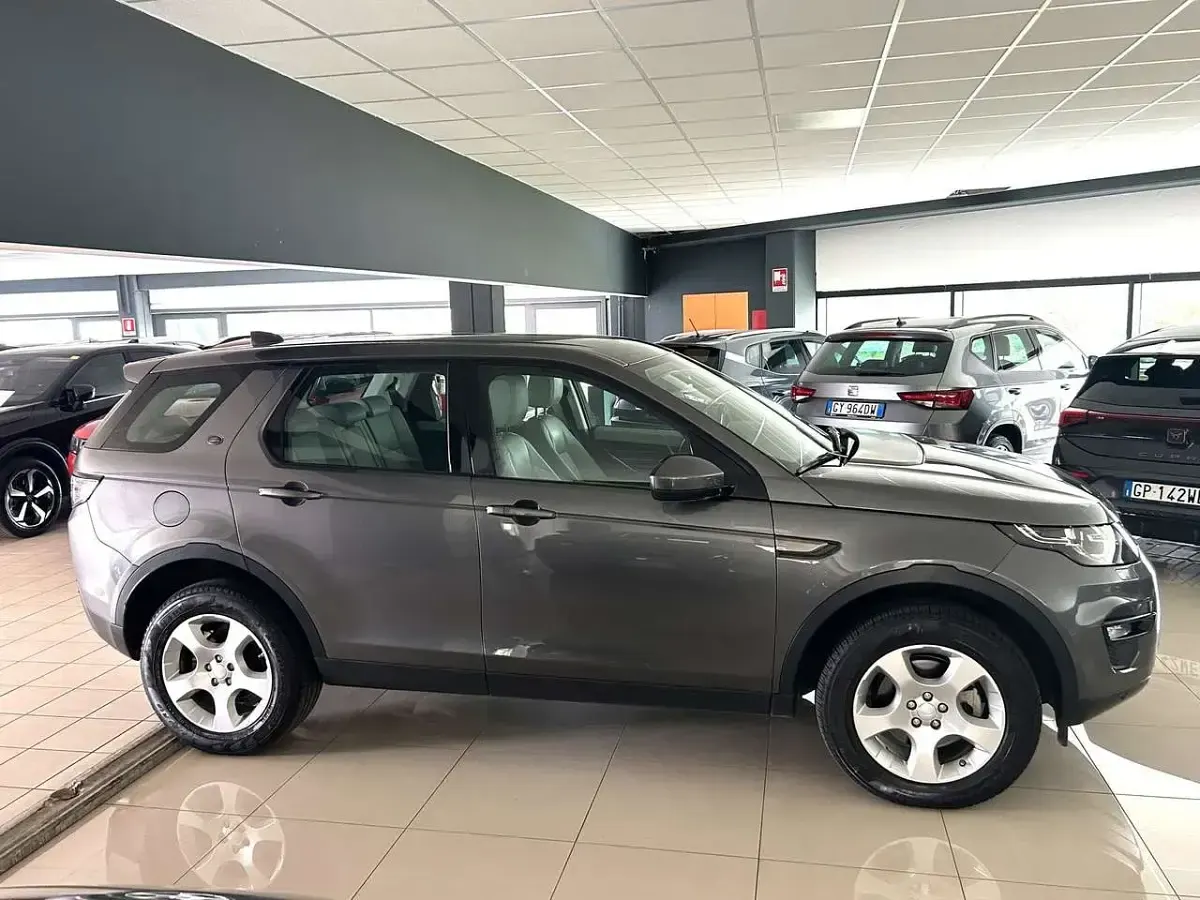 Usata Land Rover Discovery Sport SE Dynamic 150 CV (110 kW) 2019 Grigio SUV