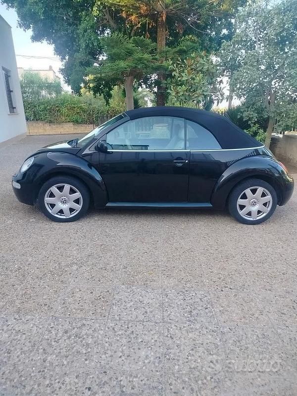 Usata VW Beetle Cabriolet 2025 Blu Cabrio