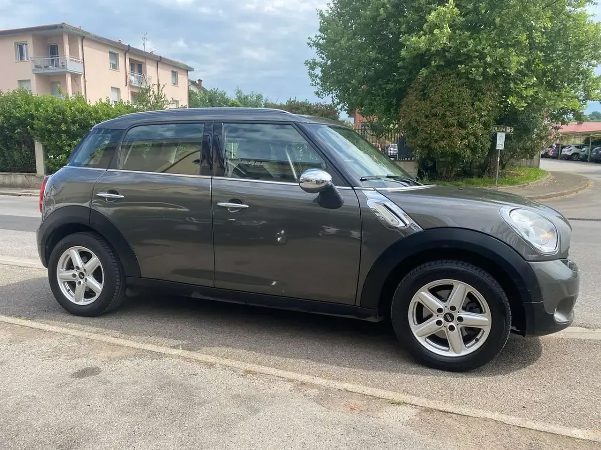 Usata Mini Cooper D Countryman 101 CV (74 kW) 2014 Nero SUV