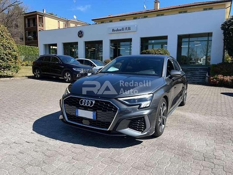 Usata Audi A3 S-Line 150 CV (110 kW) 2021 Grigio Berlina