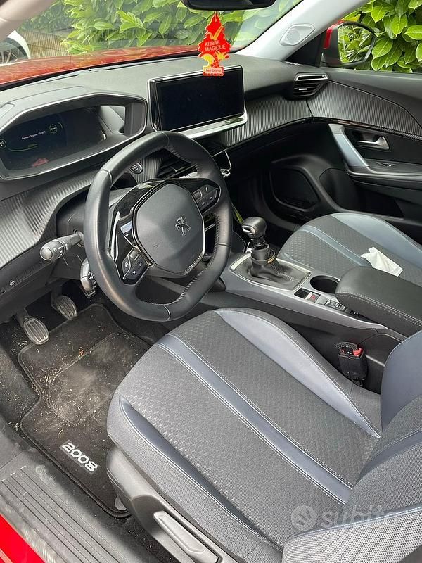 Gebraucht Peugeot 2008 131 PS (96 kW) 2020 Rot SUV
