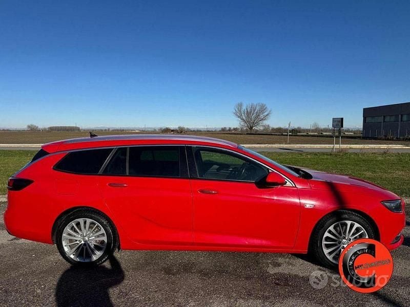 Usata Opel Insignia Innovation 170 CV (125 kW) 2019 Rosso metallizzato Station wagon