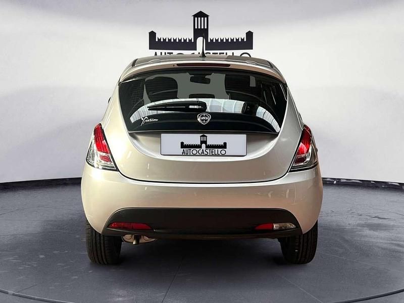 Usata Lancia Ypsilon 69 CV (50 kW) 2018 Grigio Utilitaria