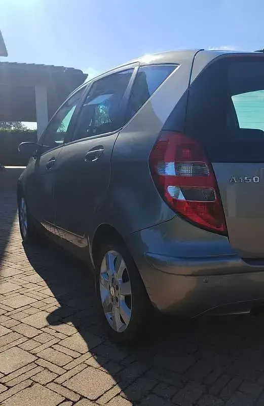Usata Mercedes A150 Elegance 95 CV (69 kW) 2008 Oro Berlina