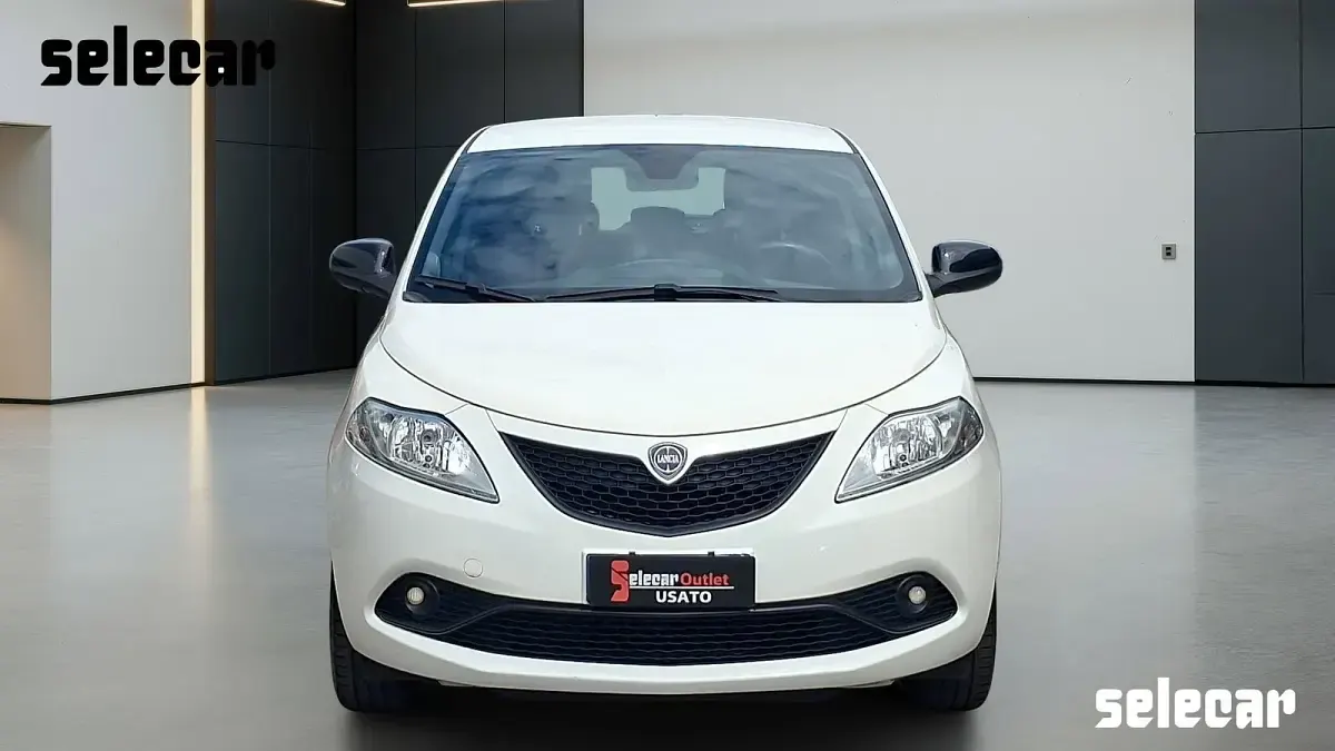 Usata Lancia Ypsilon Gold 69 CV (50 kW) 2020 Bianco Utilitaria