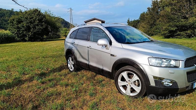 Usata Chevrolet Captiva 184 CV (135 kW) 2011 Grigio SUV