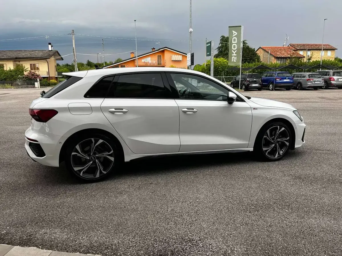 Usata Audi A3 S-Line 110 CV (80 kW) 2021 Bianco ibis Berlina