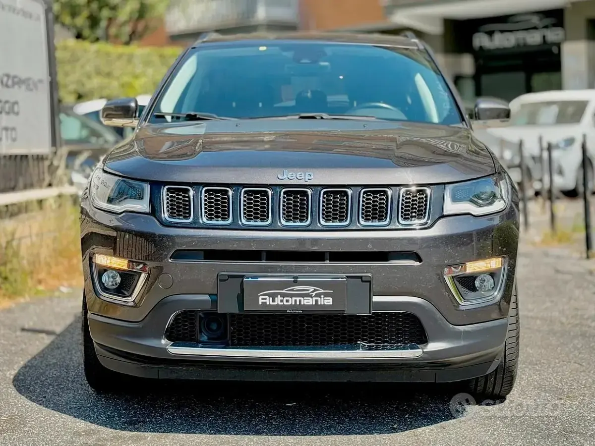 Usata Jeep Compass Limited 140 CV (102 kW) 2018 Grigio SUV