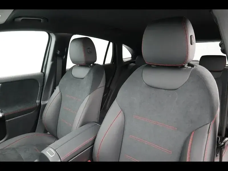 Usata Mercedes GLA200 Advanced Plus 150 CV (110 kW) 2025 Nero SUV