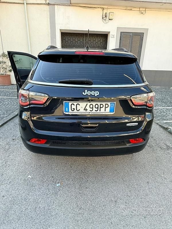 Käytetty Jeep Compass Longitude 120 HP (88 kW) 2020 Musta Katumaasturi