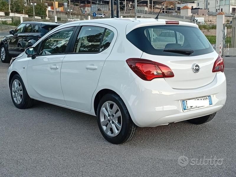Usata Opel Corsa 90 CV (66 kW) 2015 Bianco Berlina
