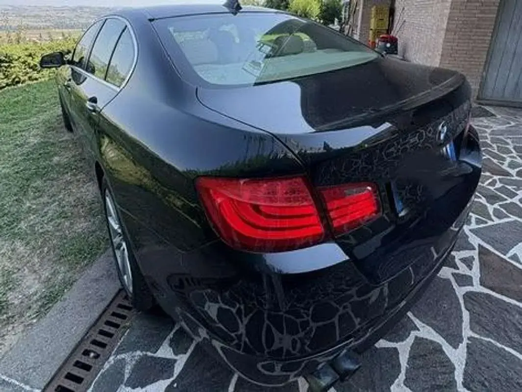 Usata BMW 520 184 CV (135 kW) 2011 Nero Berlina