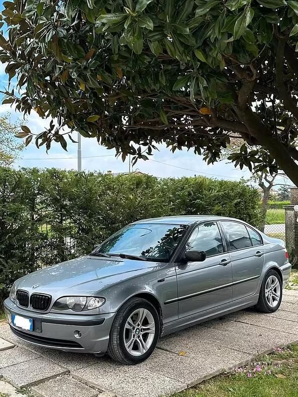 Usata BMW 320 150 CV (110 kW) 2004 Grigio Berlina