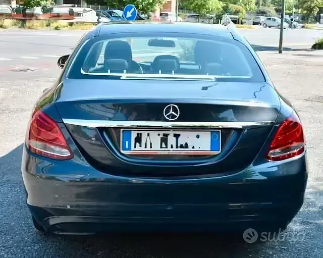 Usata Mercedes C180 Exclusive 116 CV (85 kW) 2015 Grigio Berlina