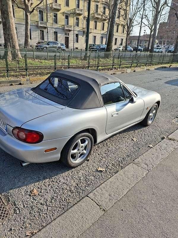 Usata Mazda MX5 110 CV (80 kW) 2001 Cabrio