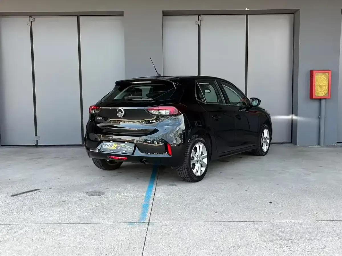 Usata Opel Corsa Elegance 101 CV (74 kW) 2021 Nero Utilitaria
