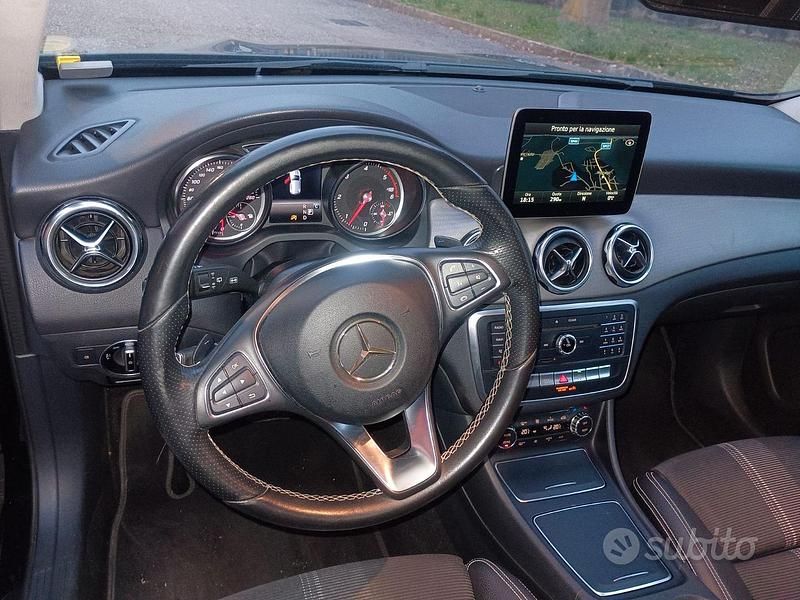 Usata Mercedes GLA200 136 CV (100 kW) 2017 SUV