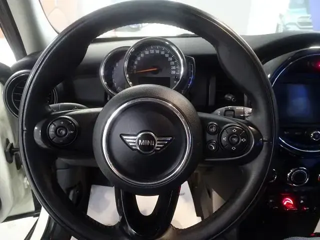 Usata Mini ONE 102 CV (75 kW) 2018 Bianco pastello Utilitaria