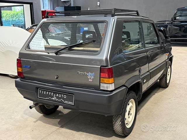Usata Fiat Panda 4x4 50 CV (36 kW) 1987 Grigio scuro metallizzato Utilitaria