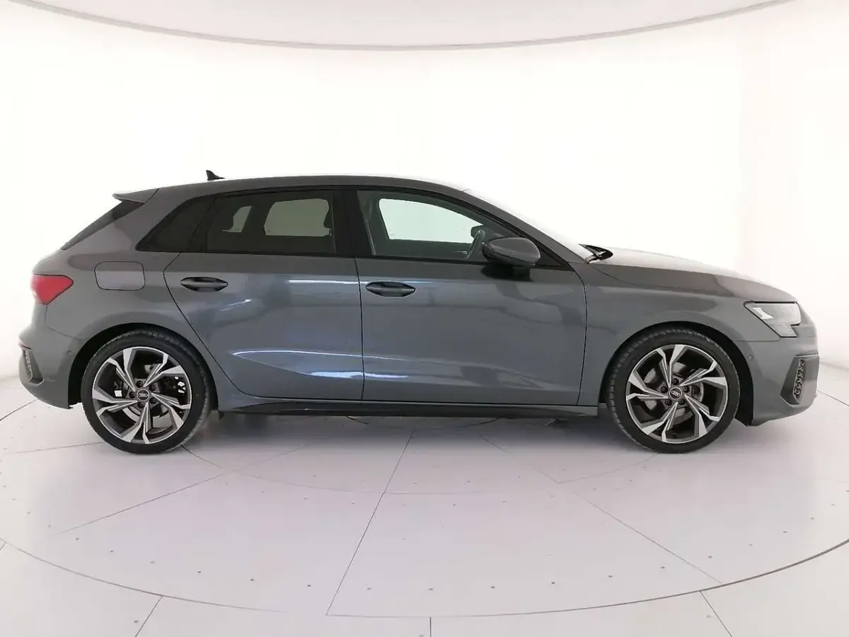 Usata Audi A3 S-Line 110 CV (80 kW) 2021 Grigio Berlina