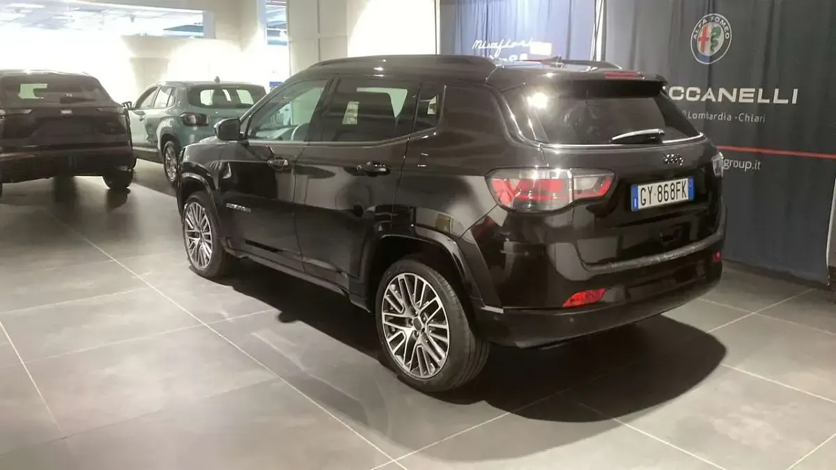Usata Jeep Compass Summit 131 CV (96 kW) 2025 Nero SUV