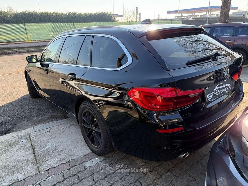 Usata BMW 520 Luxury Line 190 CV (139 kW) 2017 Nero Station wagon