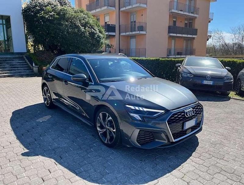 Usata Audi A3 S-Line 150 CV (110 kW) 2021 Grigio Berlina