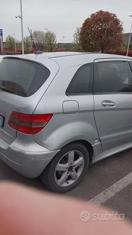Usata Mercedes B200 140 CV (102 kW) 2009 Monovolume