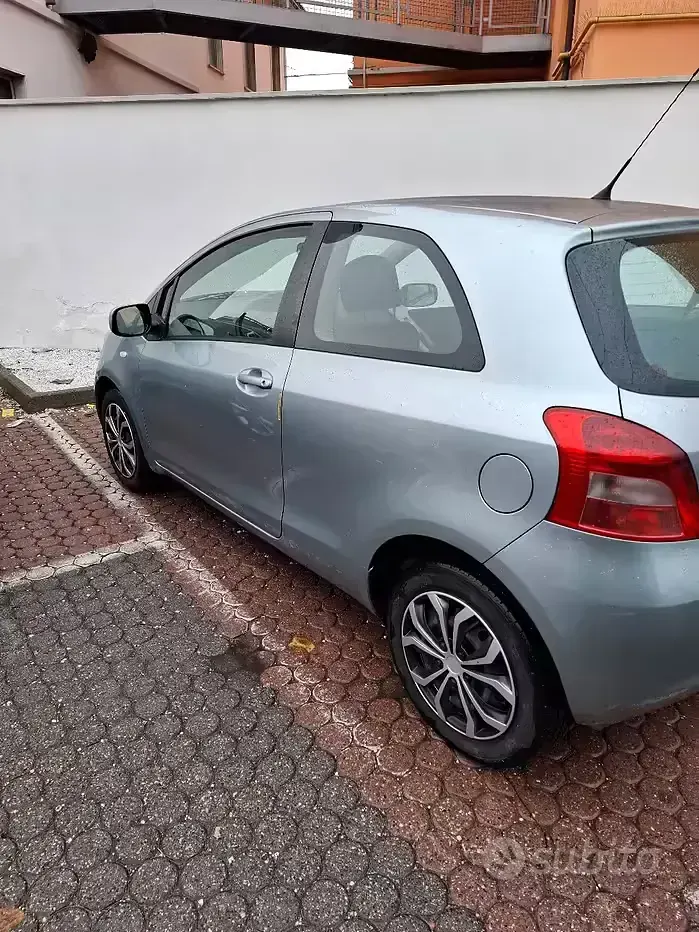Usata Toyota Yaris 69 CV (50 kW) 2006 Berlina