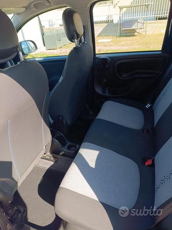 Usata Fiat Panda Lounge 69 CV (50 kW) 2017 Blu Berlina