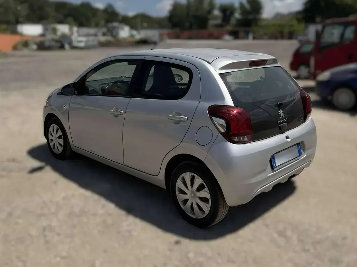 Usata Peugeot 108 Active 72 CV (52 kW) 2018 Grigio Utilitaria