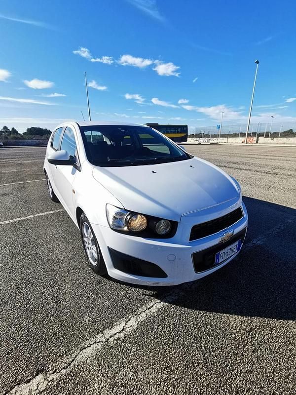 Usata Chevrolet Aveo LT 75 CV (55 kW) 2012 Bianco Berlina