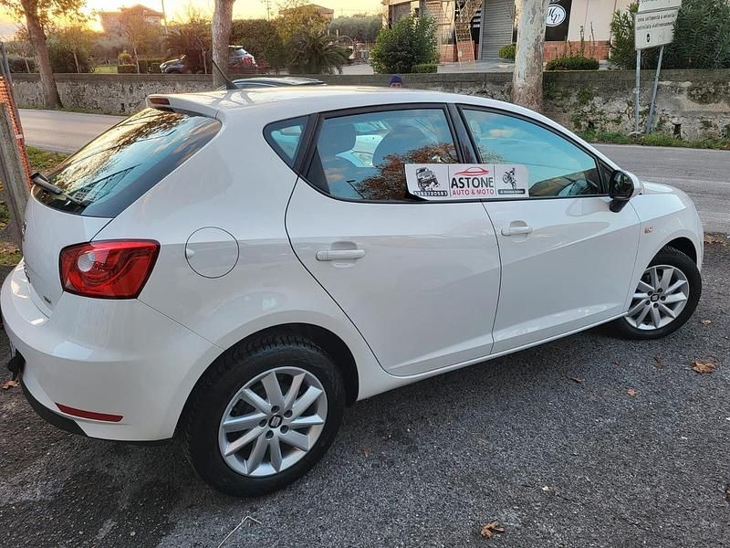 Usata Seat Ibiza Business 74 CV (54 kW) 2015 Bianco Berlina