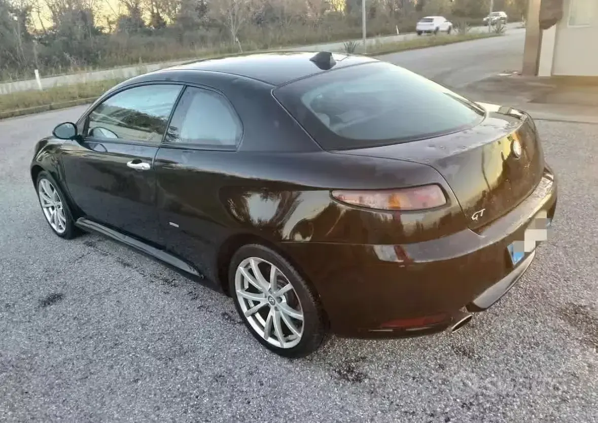 Usata Alfa Romeo GT 140 CV (102 kW) 2004 Nero Coupé