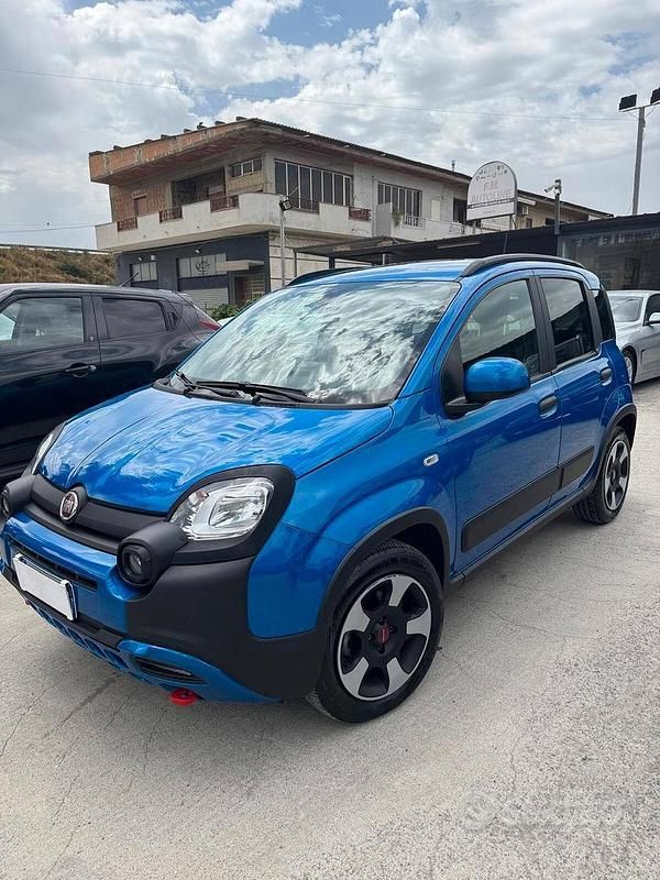Usata Fiat Panda Cross Cross 70 CV (51 kW) 2023 Blu Utilitaria