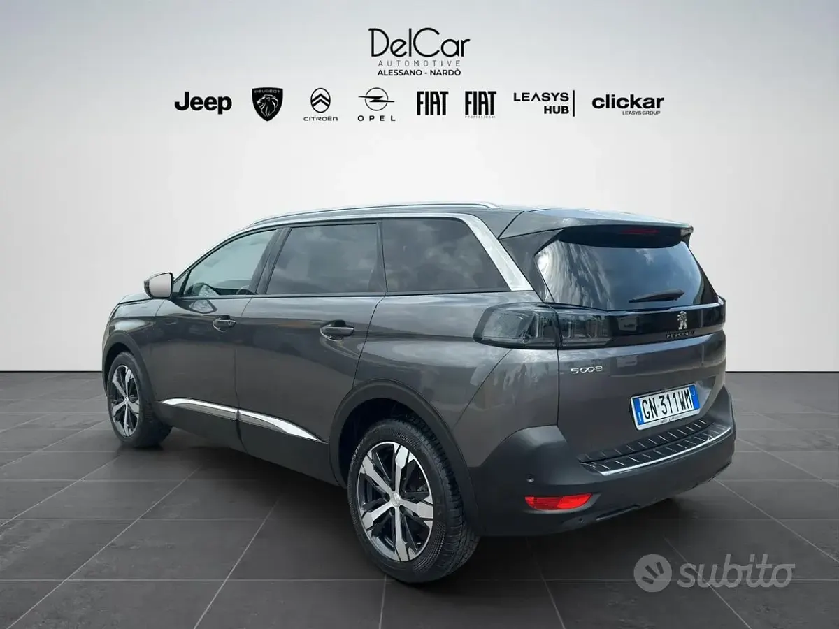 Occasion Peugeot 5008 Allure 131 ch (96 kW) 2023 Gris SUV