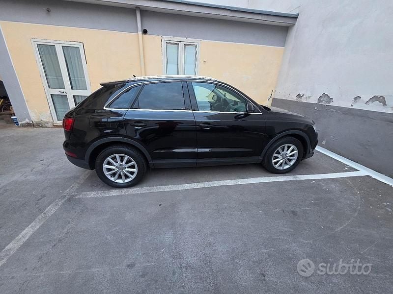 Käytetty Audi Q3 Business 150 HP (110 kW) 2016 Musta Katumaasturi