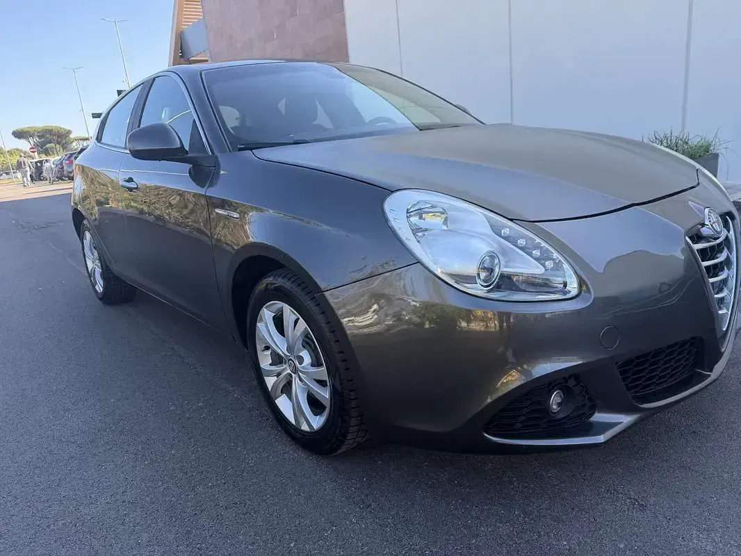 Usata Alfa Romeo Giulietta Distinctive 105 CV (77 kW) 2013 Utilitaria